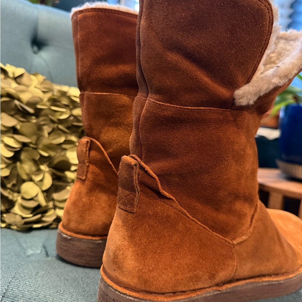 Clarks Drafty Haze Suede Boots - Picture 2 of 14